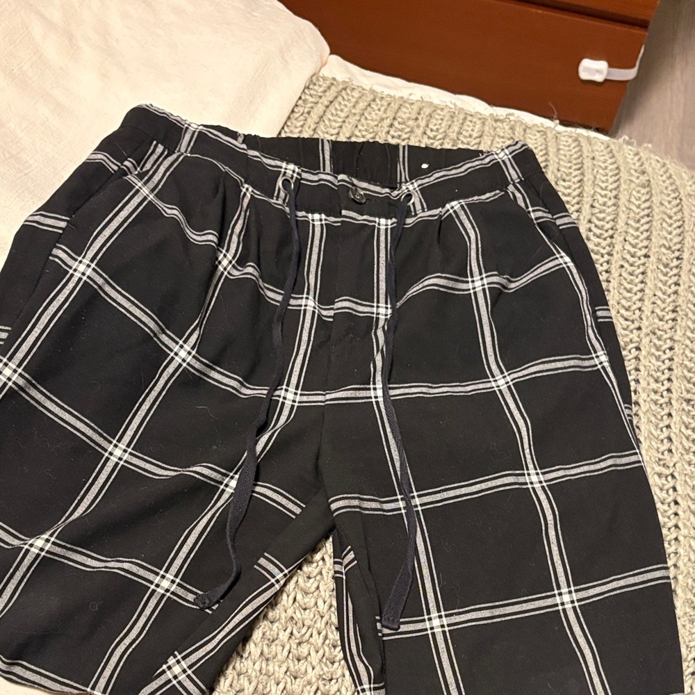 American Eagle Black and White Plaid Pants